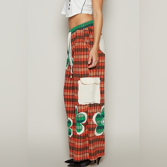POL Red and Green Wide Leg Pants - Picture 6 of 6